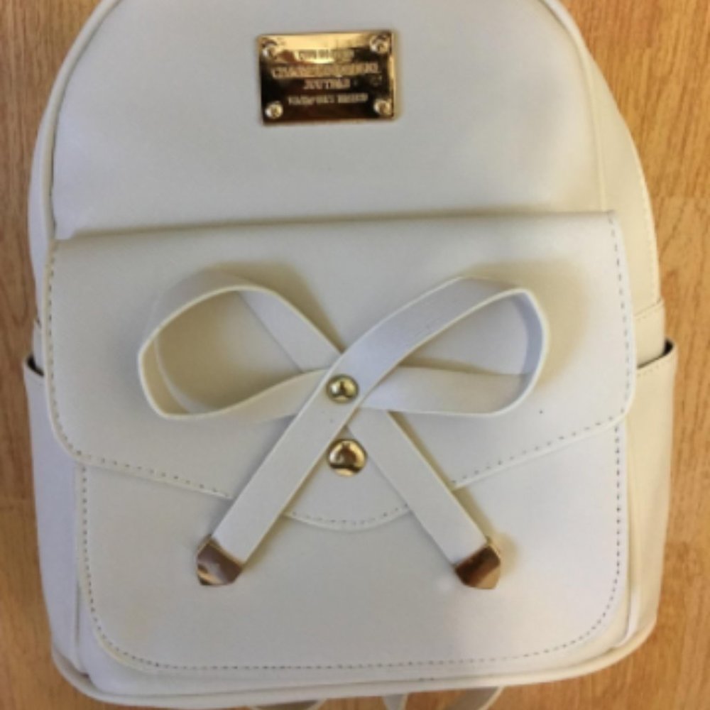 Mini white backpack/purse - Picture 1 of 4